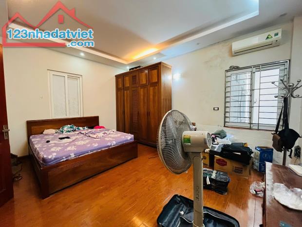 🏠 CƠ HỘI ĐẦU TƯ - NÂNG CẤP THÀNH  CCMN - NGÕ 184 HOÀNG QUỐC VIỆT - 60M2 - GIÁ CHỈ 6.5 TỶ - 1