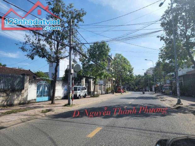 Bán Lô DT 8,5M x 27M Mặt Tiền Nguyễn Thành Phương P. Thống Nhất gần Cầu Hiệp Hoà