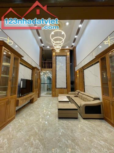 Nhỉnh 11 tỷ có nhà HXT 5 lầu đẹp THANG MÁY xịn 92m2 (4.2x22) ngay Nguyễn Văn Lượng tặng NT - 3