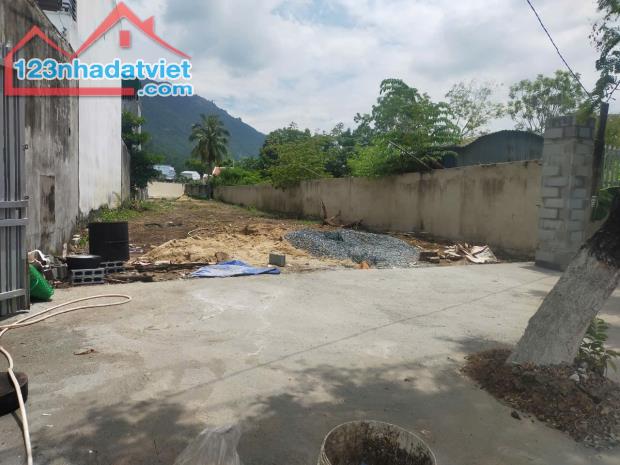 Bán đất thổ cư mặt tiền Nguyễn Tất Thành Nha Trang gần 570m2 - 2