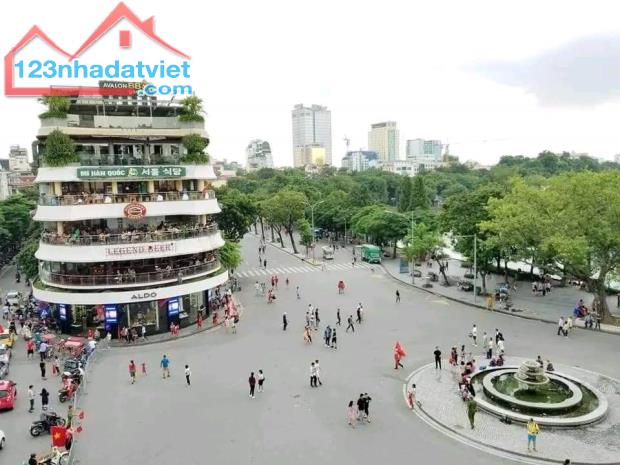 Bán nhà Mặt phố Hàng Gai, Hoàn Kiếm - Giá trị của đẳng cấp - View hồ Gươm.