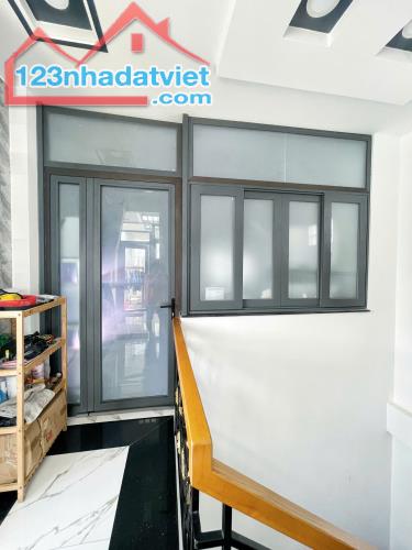 bán nhà hẻm xe hơi nhà bè. dt: 4 x 18,6m, 3 lầu, sân thượng. giá 7 tỷ 800 - 1