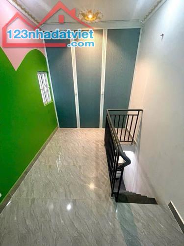 Bình Tân, Hương Lộ 2, 2 tầng, 20m2, hẻm 4m, nhỉnh 2 tỷ - 3