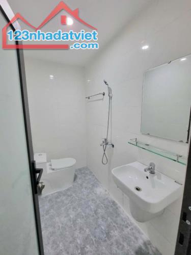 Tập Thể Mai Dịch Tầng 3 - 3 ngủ -2wc -3.1 tỷ - 4