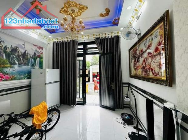 BÁN NHÀ 4. TẦNG ĐƯỜNG NGUYỄN ẢNH THỦ - GIÁ HƠN 6 TỶ - 1