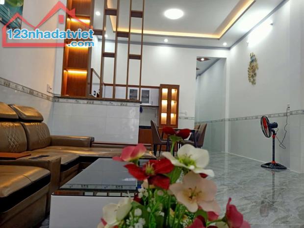 BÁN NHÀ CẤP 4 SỔ RIÊNG 130M2 GẦN CHỢ THANH HÓA PHƯỜNG TRẢNG DÀI. - 2