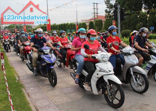 BÁN NHANH 275M2 ĐẤT Ở NGAY CHỢ BÌNH LONG, MẶT TIỀN NHỰA THÔNG VỀ TÂY NINH. GIÁ 290 TRIỆU - 2