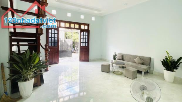 NHÀ ĐẸP Ở NGAY, Vỏ Văn N4.15 ty gân, Ngang 5,1m2, 2 tầng, 3 mặt thoáng. Chỉ 4.15 tỷ - 2