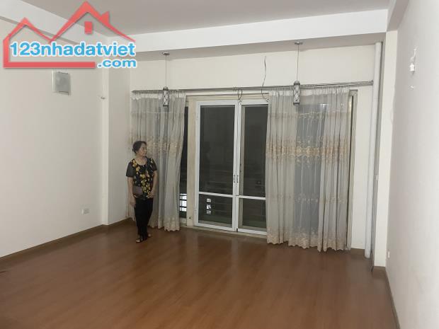 CHO THUÊ VĂN PHÒNG! Nhà Phân Lô Xuân La, Tây Hồ, 70m2 x 3T, 13 tr/th, Vỉa Hè, Phố 60m - 2