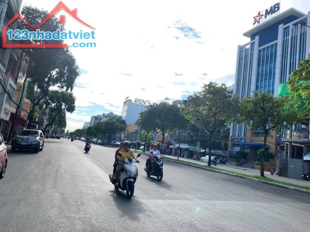 Bán đất tặng nhà cũ mặt tiền Võ Văn Tần sát đại lộ Hoà Bình, Ninh Kiều, Cần Thơ - 26 tỷ - 2