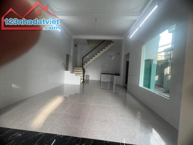 Bán nhà mặt phố Phúc Xá-DT 31 m2 x 3 tầng.MT 4,3m-LÔ GÓC-VỈA HÈ-Ô TÔ TRÁNH-KINH DOANH.