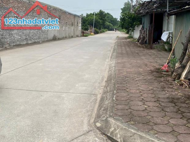 Bán 60m đất bìa Xóm Thượng, oto tải tránh nhau, view công viên, nở hậu, giá đẹp.  LH: - 1