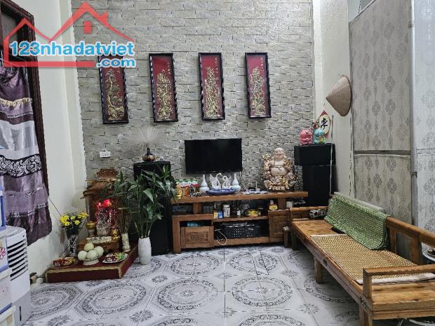 BÁN NHÀ PHỐ MINH KHAI, 42.7 M2, 3 TẦNG, mt 4.2M. GIÁ 7 TỶ