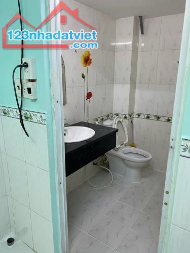 Nhà 1lầu SHHC 4*14.3m/NH hẻm 154 Âu Dương Lân P3Q8 - 3