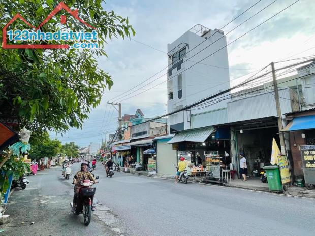 Bán Căn Nhà 1 Trệt 3 Lầu có Sân Thượng mặt tiền đường Ngô Quyền ngay Chợ Bến Gỗ P.An Hoà