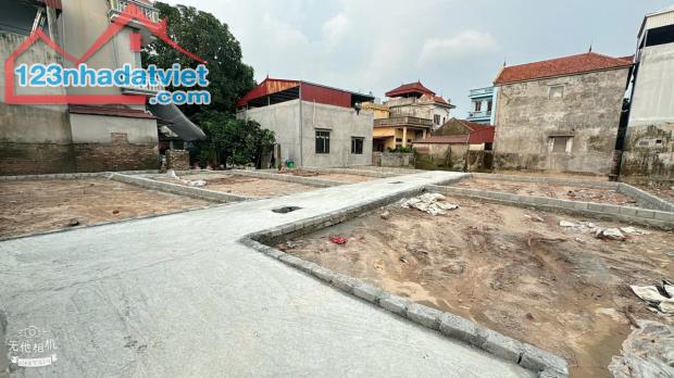 SIÊU PHẨM ĐẤT 40m2 - mt 4m tại Văn Hội - Văn Bình