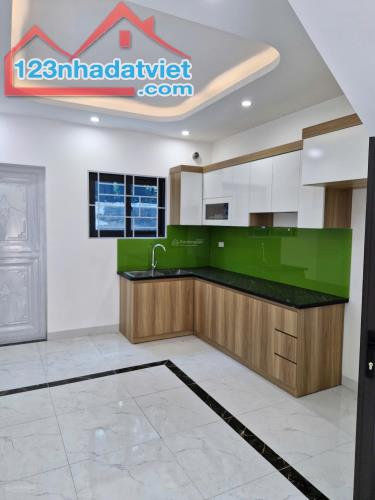 Bán nhà Biên Giang diện tích 30m²*5 tầng, full nội thất, giá nhỉnh 2 tỷ.