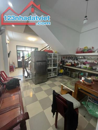 Bán nhà 2 tầng MT đường Nguyễn Văn Thoại - Sơn Trà DT 97,6m2 giá 16ty4 có TL, 0942992361