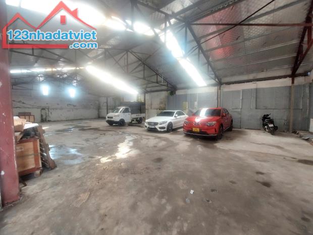 300m kho xưởng khu vực Bồ Đề, container đỗ, giá 75k/m - 1