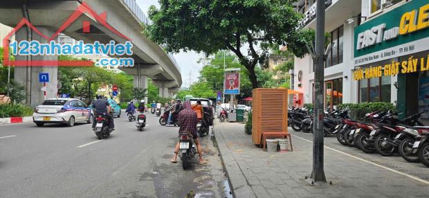 HOT Mặt Phố Hào Nam Vị Trí Kinh Doanh Đỉnh Đỉnh Dt 43m2 5T Giá 18 tỷ - 2