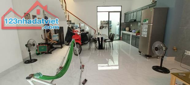 Bán nhà  quân 9 (6x10m) DT 60m nhỉnh 4 tỷ  cần bán gấp - 2