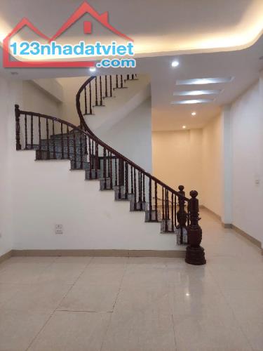 Bán Nhà Dân Xây Phố Việt Hưng, Long Biên 57m2, 4T chỉ 6,27 tỷ (cam kết chuẩn)