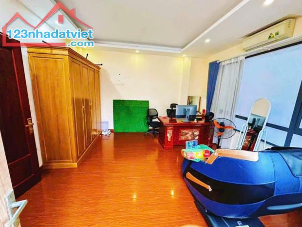 PHỐ VƯƠNG THỪA VŨ  - PHÂN LÔ Ô TÔ ĐỖ CỬA - LÔ GÓC  - KINH DOANH Dt 32m2 5T Giá 11.5 tỷ - 3