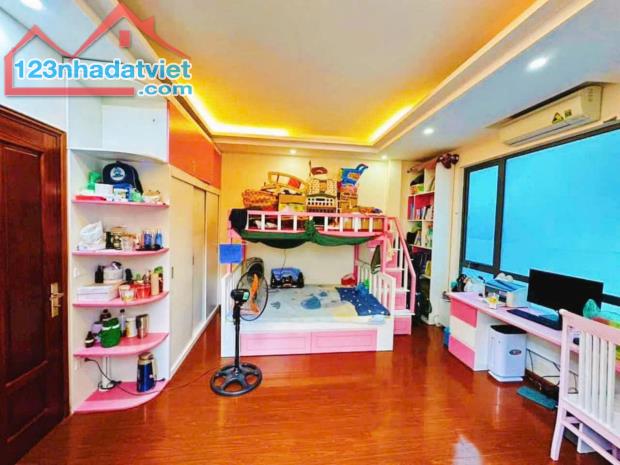 PHỐ VƯƠNG THỪA VŨ  - PHÂN LÔ Ô TÔ ĐỖ CỬA - LÔ GÓC  - KINH DOANH Dt 32m2 5T Giá 11.5 tỷ - 4
