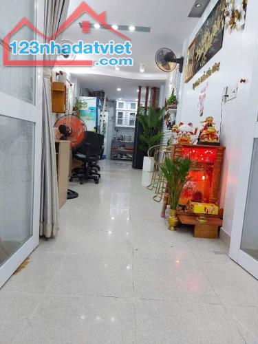 Nhà Lê Văn Sỹ Quận 3 DT 50m2 ,3 tầng ,hxh gia 6ty