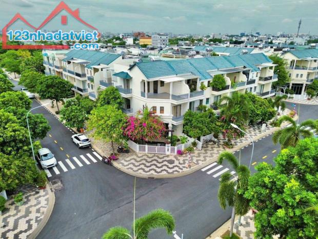 BÁN BIỆT THỰ SENTURIA VƯỜN LÀI, VIEW SÔNG SÀI GÒN