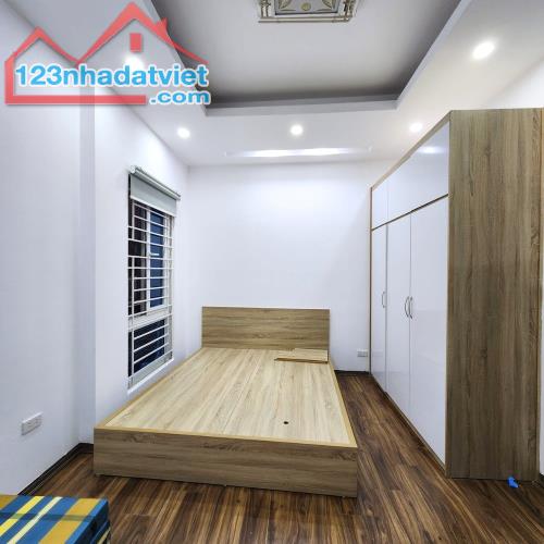 Bán Chung cư mini Thạch Bàn - 60m2 - 6 tầng, thang máy - MT 8m -  chỉ hơn 7 tỷ, dòng tiền - 3