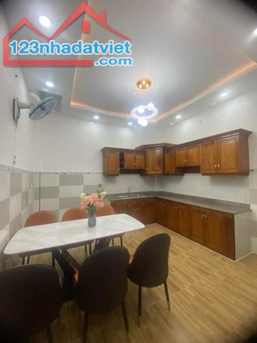 Nhà đẹp vào ở ngay Nguyễn Phúc Chu, Tân Bình, 51m2, 3 tầng, 4PN chỉ 4,8 tỷ còn TL 09357672 - 2