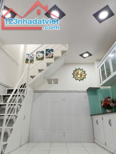 Bán nhà riêng 12m2 3 tầng 2 pn Phạm Thế Hiển phường 5 quận 8 chỉ 1,9 tỷ - 1