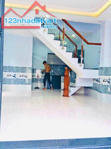 Bán nhà Nguyễn Oanh - 75m2. HXH 8m, 2 tầng BTCT -Chỉ 4 tỷ.