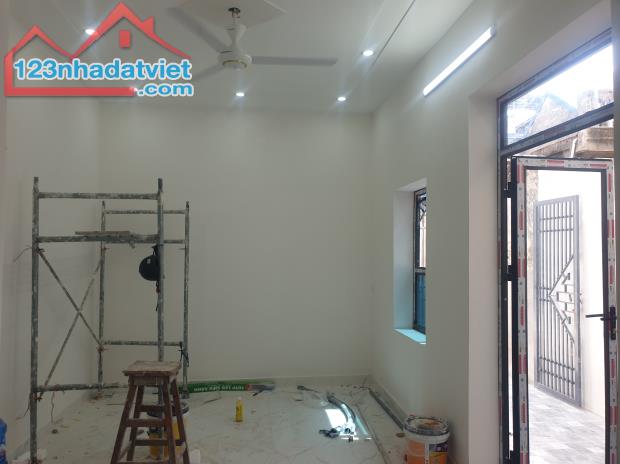 BÁN NHÀ ĐẸP 1.27 TỶ 2 TẦNG 44M2 ( ĐÔNG BẮC ) NGÕ PHÙ LONG