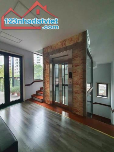 CHỈ 11 TỶ - 60M2 KHƯƠNG ĐÌNH - Ô TÔ - KINH DOANH - THANG MÁY - 0983458219