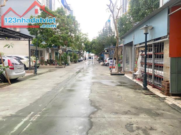 Chuyển nhượng căn shophouse mặt đường Võ Nguyên Giáp, Lê Chân - 114m ngang 6m