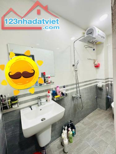 107 Trần Khát Chân - Ngõ Thông - Nhà 30m2 x 5 Tầng - kinh doanh tốt - nhà đang cho thuê - 4