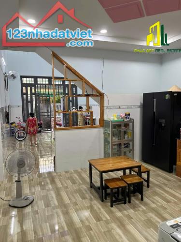 Bán nhà Bửu Hoà 2.3 tỷ 83m2 đường ô tô nhà đẹp lửng trệt - 2