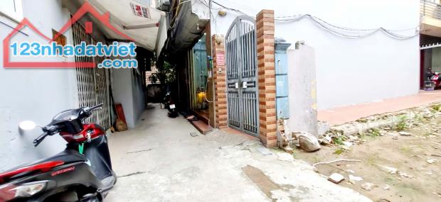 Bán đất mặt ngõ 259 Xã Đàn, 95m2, lô góc, cách phố 15m - 2