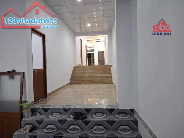 Nhà đẹp P Tân Hoà Biên Hoà chỉ 2ty1, 137m2 ngang 5,3m sổ riêng full thổ cư - 1