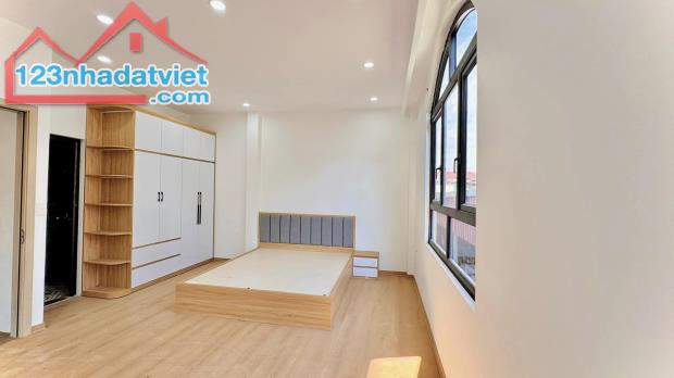 Bán nhà phố Minh Khai, Hai Bà Trưng 33m, 5 tầng. Giá: 6.98 tỷ