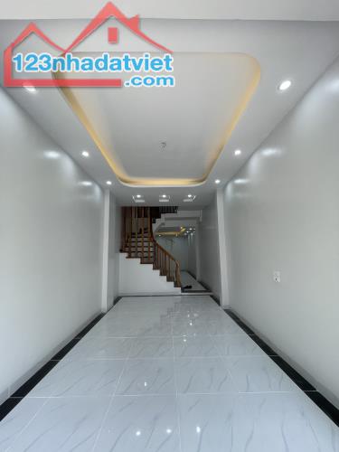 Bán nhà xây đơn lập, S=50,5m2 đường thông ô tô bé qua cửa, sân trước sau nhà cực thoáng - 1