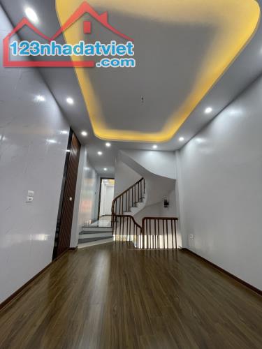 Bán nhà xây đơn lập, S=50,5m2 đường thông ô tô bé qua cửa, sân trước sau nhà cực thoáng - 3