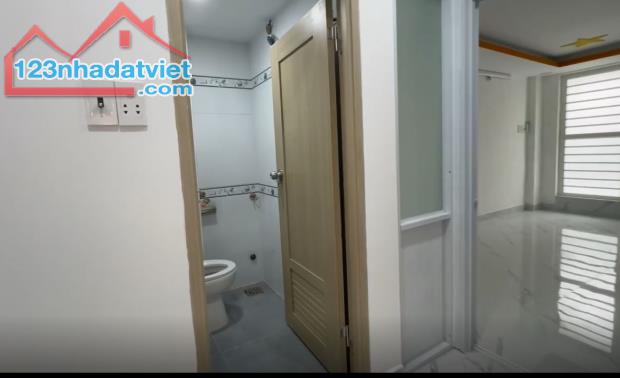 BÁN NHÀ HẺM QUẬN 7. DT: 3,68 X 7,6M 2 LẦU, 2PN, 3WC, SỔ HỒNG RIÊNG CHÍNH CHỦ - 2