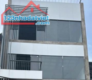 Bán Nhà MTKD Vân Đồn dt: 153.7m2 giá bán 26 tỷ liên hệ: 0916961496 Phạm Hải