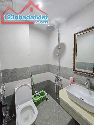 BÁN NHÀ THỊNH LIỆT OTO ĐỖ CỬA 25M GIÁ 4.2 TỶ - 2