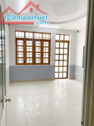 Nhà bán 3 Tầng 100m2 Hẻm xe hơi đường Âu Dương Lân P3-Q8 - 1