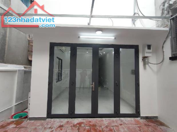 BÁN NHÀ HẺM NHỎ DTSIÊU TO 93M2 CHỈ 5 TỶ , HOÀNG DIỆU 2 , THỦ ĐỨC , ĐƯỜNG XE HƠI , SỔ RIÊNG - 1