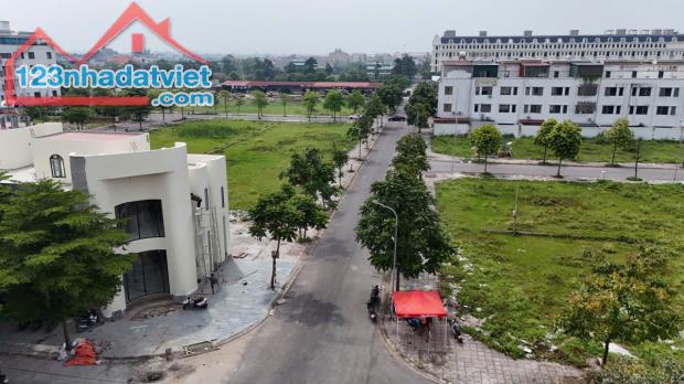 NÓNG !!! Vị trí hót NHẤT tại vườn sen,ĐẸP - View nhìn sang trường học ở ĐẸP đầu tư ĐẸP - 5